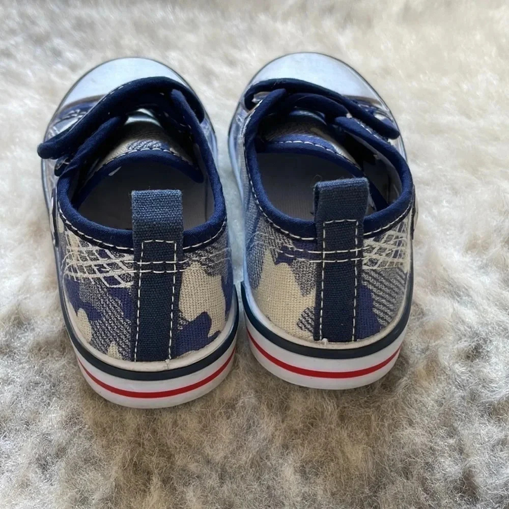 Kids Sneakers - Picture 3 of 7